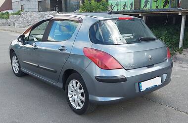 Хэтчбек Peugeot 308 2008 в Киеве