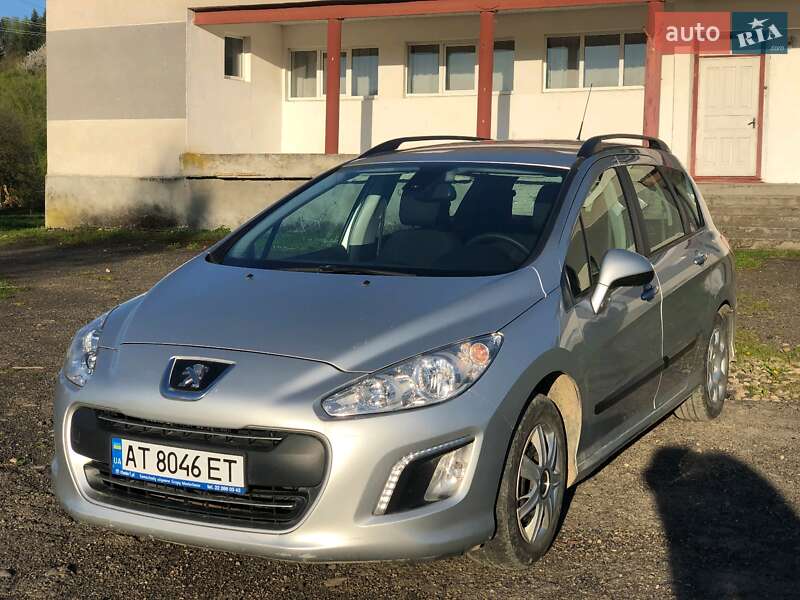 Универсал Peugeot 308 2013 в Калуше