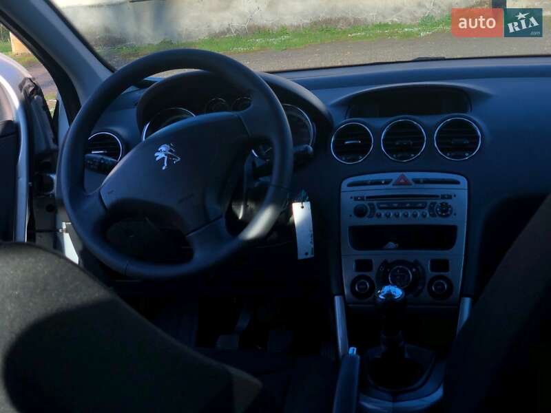 Универсал Peugeot 308 2013 в Калуше