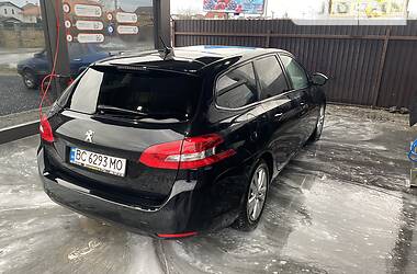 Універсал Peugeot 308 2015 в Петропавлівській Борщагівці