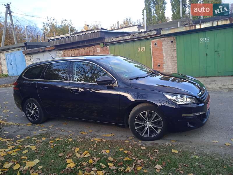 Універсал Peugeot 308 2015 в Ужгороді