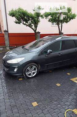 Универсал Peugeot 308 2011 в Самборе