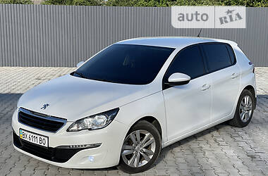 Хетчбек Peugeot 308 2015 в 