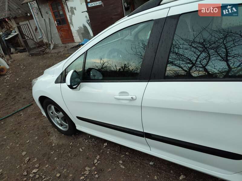 Универсал Peugeot 308 2012 в Тернополе