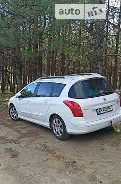 Универсал Peugeot 308 2013 в 