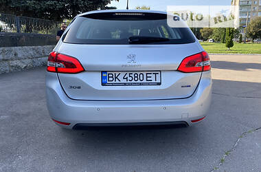 Универсал Peugeot 308 2015 в Ровно