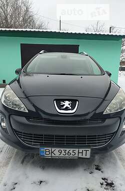 Универсал Peugeot 308 2010 в Радивилове