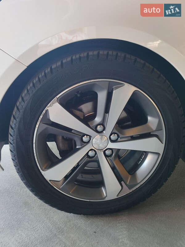 Універсал Peugeot 308 2015 в Києві