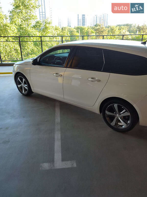 Універсал Peugeot 308 2015 в Києві