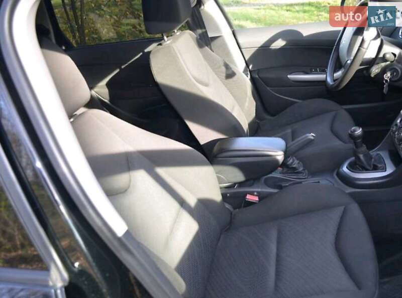 Универсал Peugeot 308 2010 в Калуше