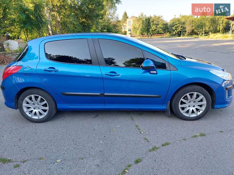 Хетчбек Peugeot 308 2010 в Тальному