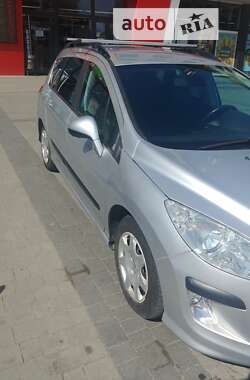 Универсал Peugeot 308 2011 в Новоселице