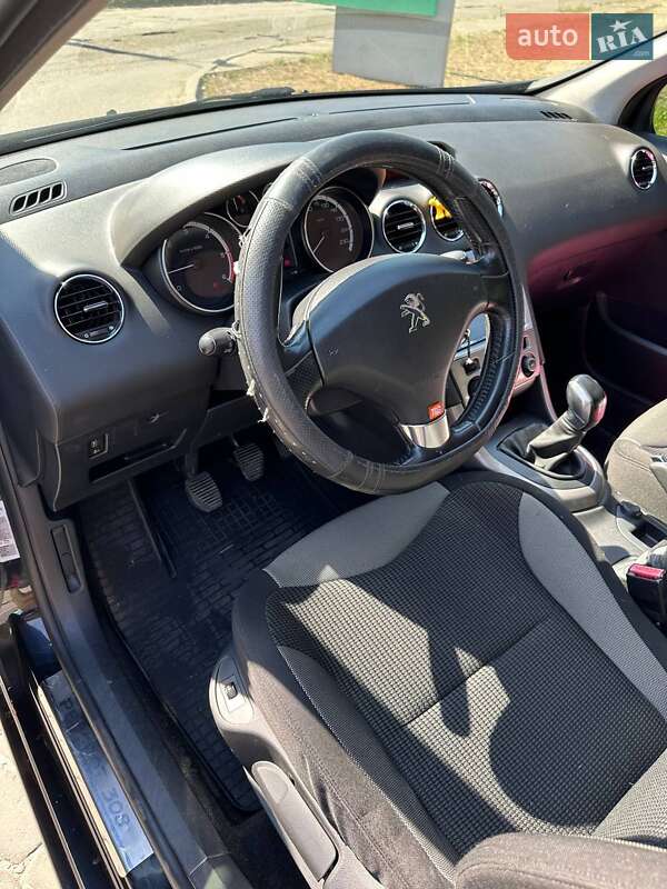 Хэтчбек Peugeot 308 2011 в Днепре