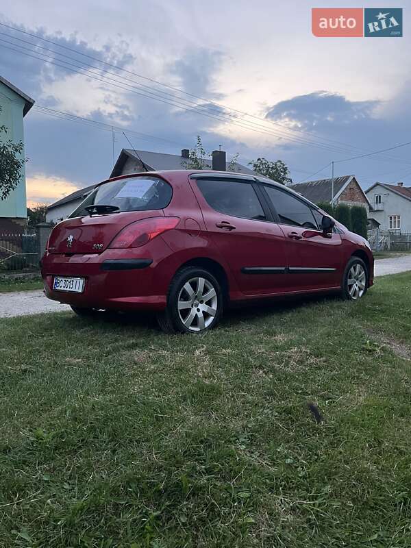 Хетчбек Peugeot 308 2008 в Городку