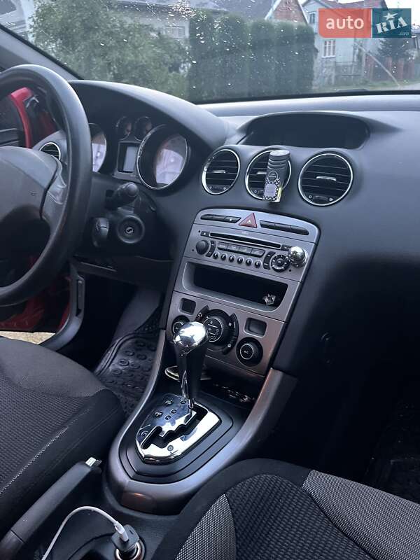 Хетчбек Peugeot 308 2008 в Городку