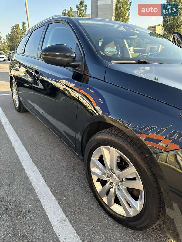 Универсал Peugeot 308 2015 в Каменском