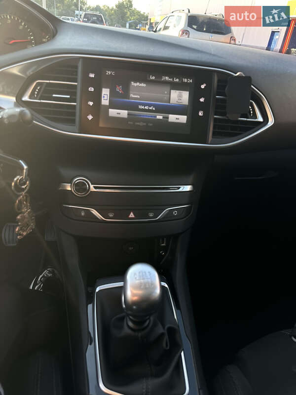 Универсал Peugeot 308 2015 в Каменском