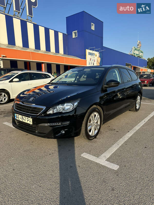 Универсал Peugeot 308 2015 в Каменском