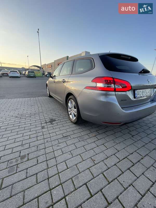 Універсал Peugeot 308 2014 в Мукачевому