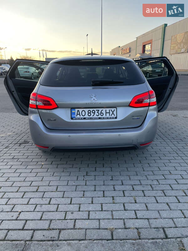Універсал Peugeot 308 2014 в Мукачевому