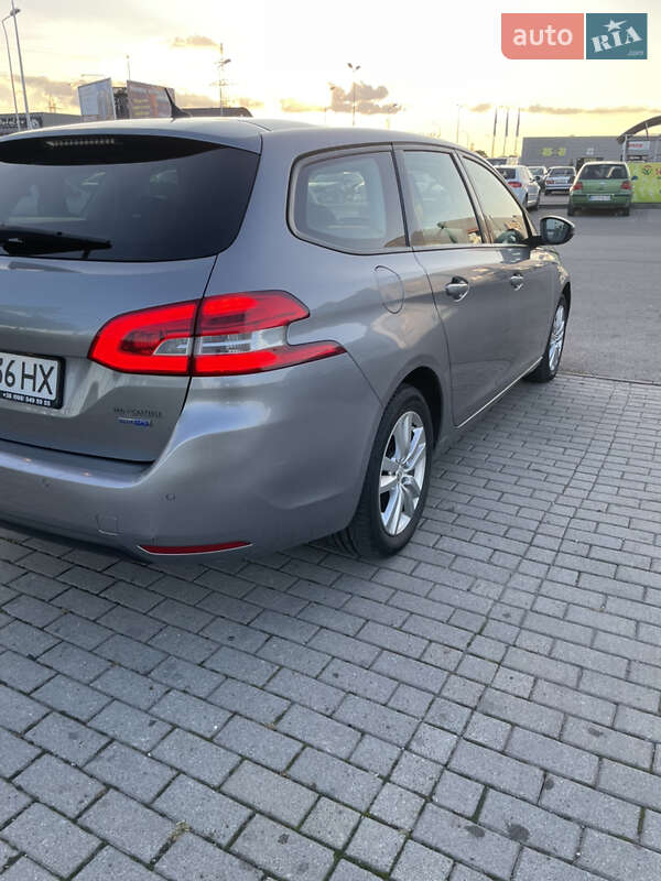 Універсал Peugeot 308 2014 в Мукачевому