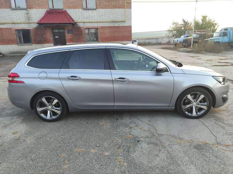Універсал Peugeot 308 2015 в Решетилівці