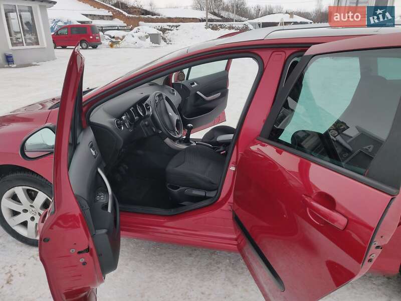 Универсал Peugeot 308 2009 в Нововолынске