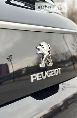Хэтчбек Peugeot 308 2011 в Запорожье