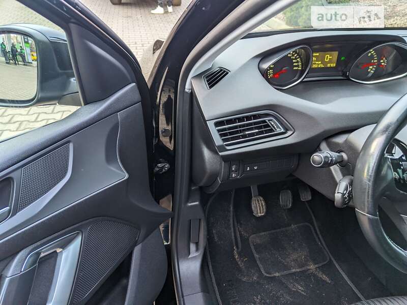 Універсал Peugeot 308 2014 в Рівному