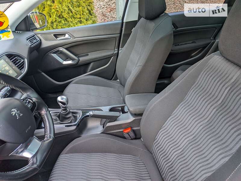 Універсал Peugeot 308 2014 в Рівному