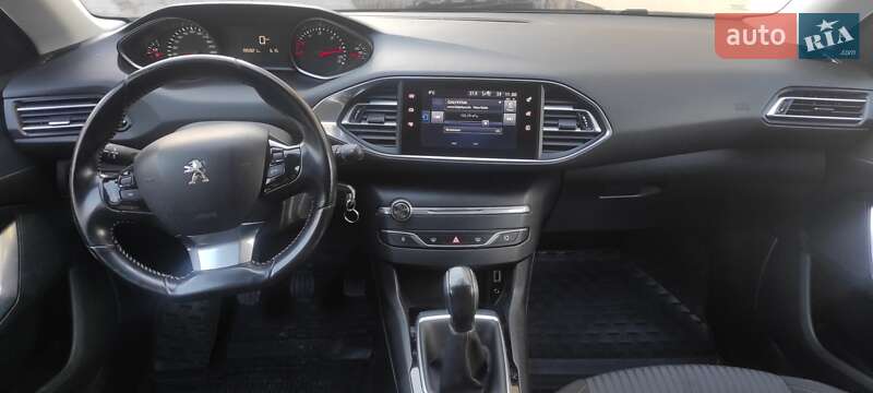 Универсал Peugeot 308 2016 в Самборе
