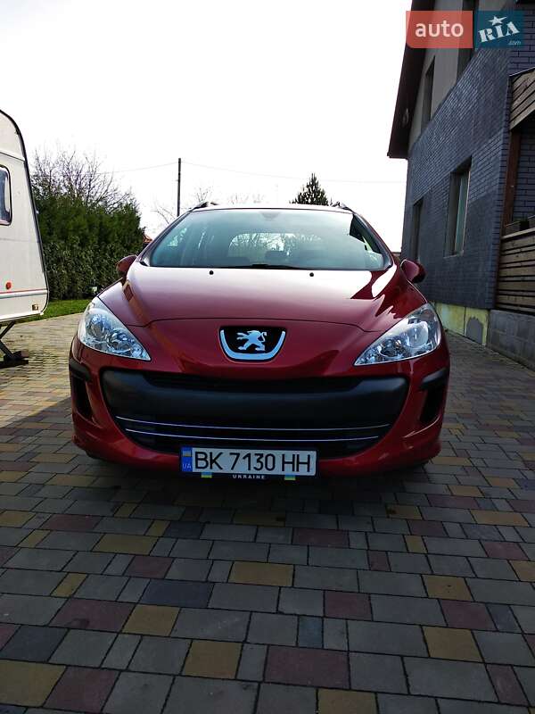 Универсал Peugeot 308 2010 в 