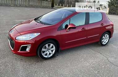 Хэтчбек Peugeot 308 2011 в Костополе