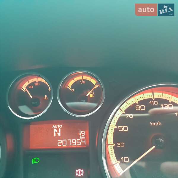 Хетчбек Peugeot 308 2013 в Ужгороді