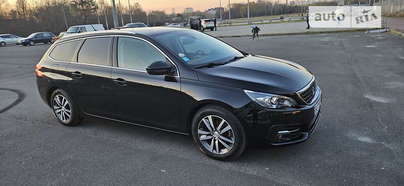 Универсал Peugeot 308 2018 в Львове