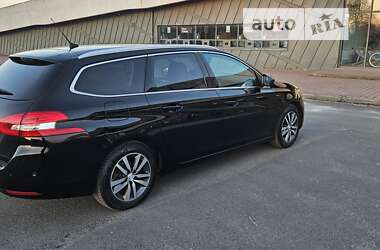 Универсал Peugeot 308 2018 в Львове