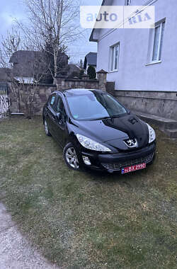 Хэтчбек Peugeot 308 2010 в Монастыриске