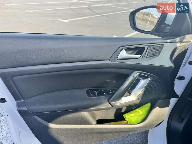Універсал Peugeot 308 2015 в Рівному