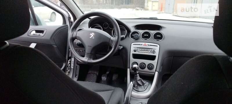 Универсал Peugeot 308 2011 в Радивилове