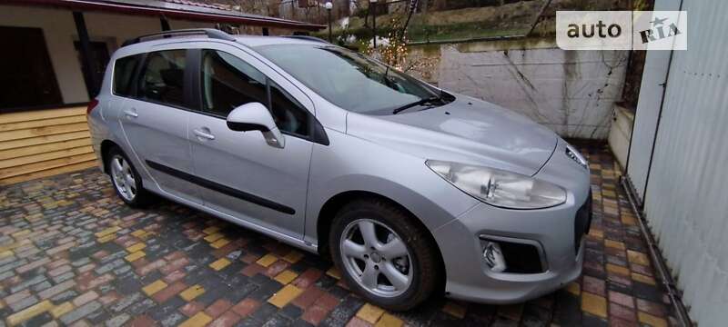 Универсал Peugeot 308 2011 в Радивилове