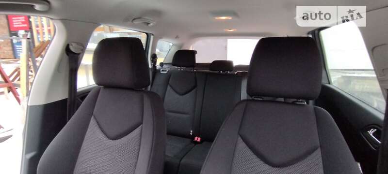 Универсал Peugeot 308 2011 в Радивилове