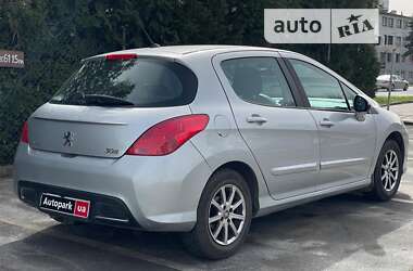 Хэтчбек Peugeot 308 2010 в Львове