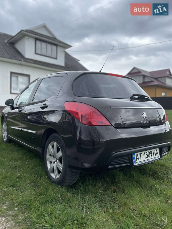 Хэтчбек Peugeot 308 2011 в Коломые