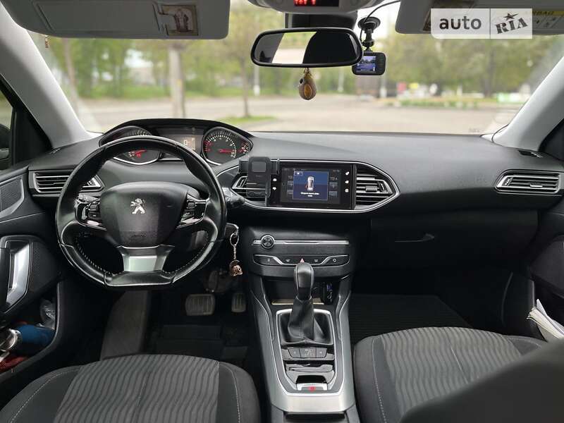 Универсал Peugeot 308 2016 в Днепре