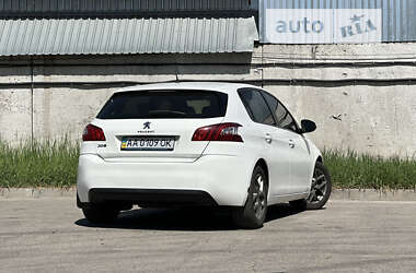 Хэтчбек Peugeot 308 2015 в Киеве