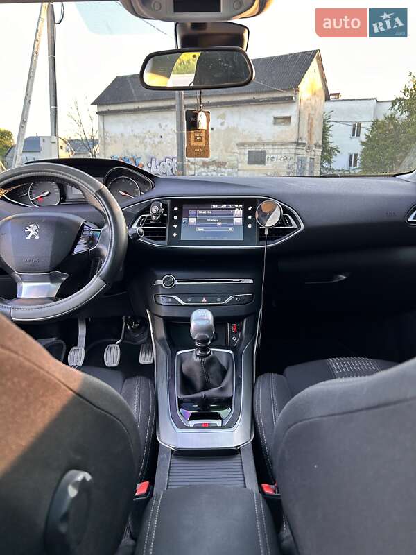 Універсал Peugeot 308 2017 в Дрогобичі