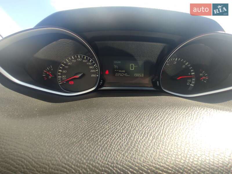 Универсал Peugeot 308 2015 в Луцке