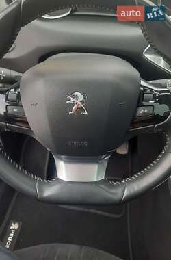 Хетчбек Peugeot 308 2014 в Дніпрі