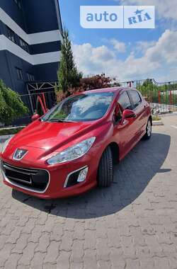 Хэтчбек Peugeot 308 2012 в Львове