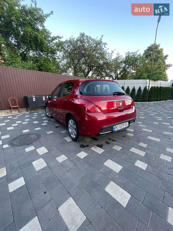 Хетчбек Peugeot 308 2011 в Бучачі